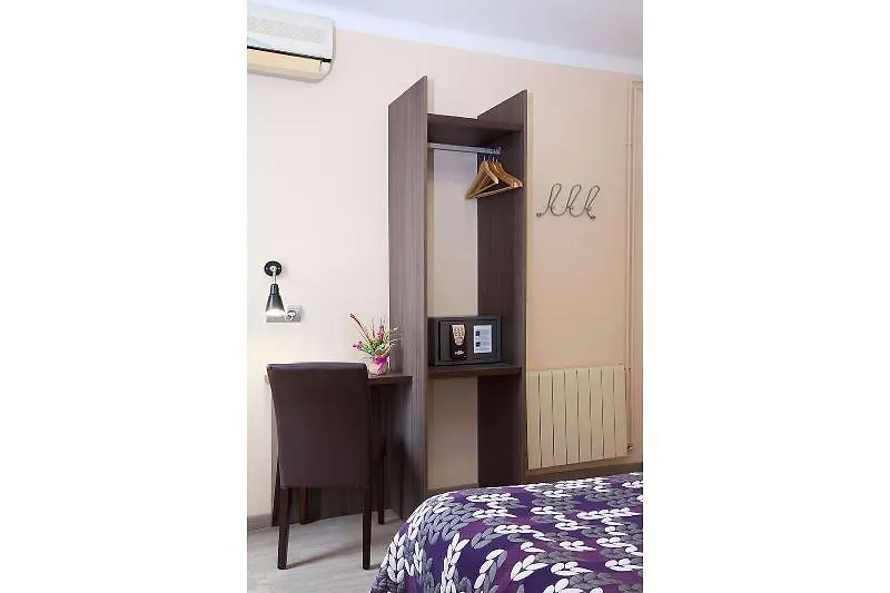 Hostal Barcelona Guest house